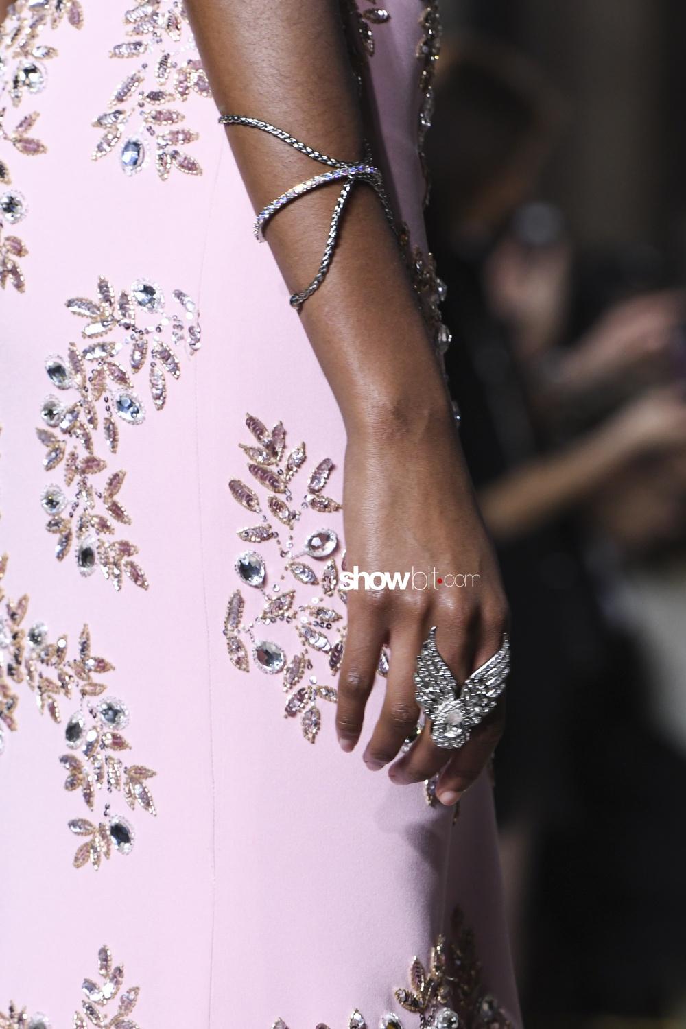 Georges Hobeika jewellery close-up Haute Couture Spring Summer 2018 Paris