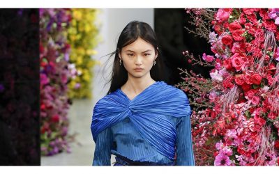 Jason Wu: il ritorno di Fortuny in una collezione tempestata di gioielli