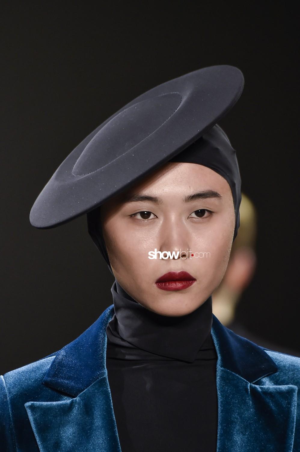 Chiara Boni La Petite Robe close-up Women Fall Winter 2019 2020 New York