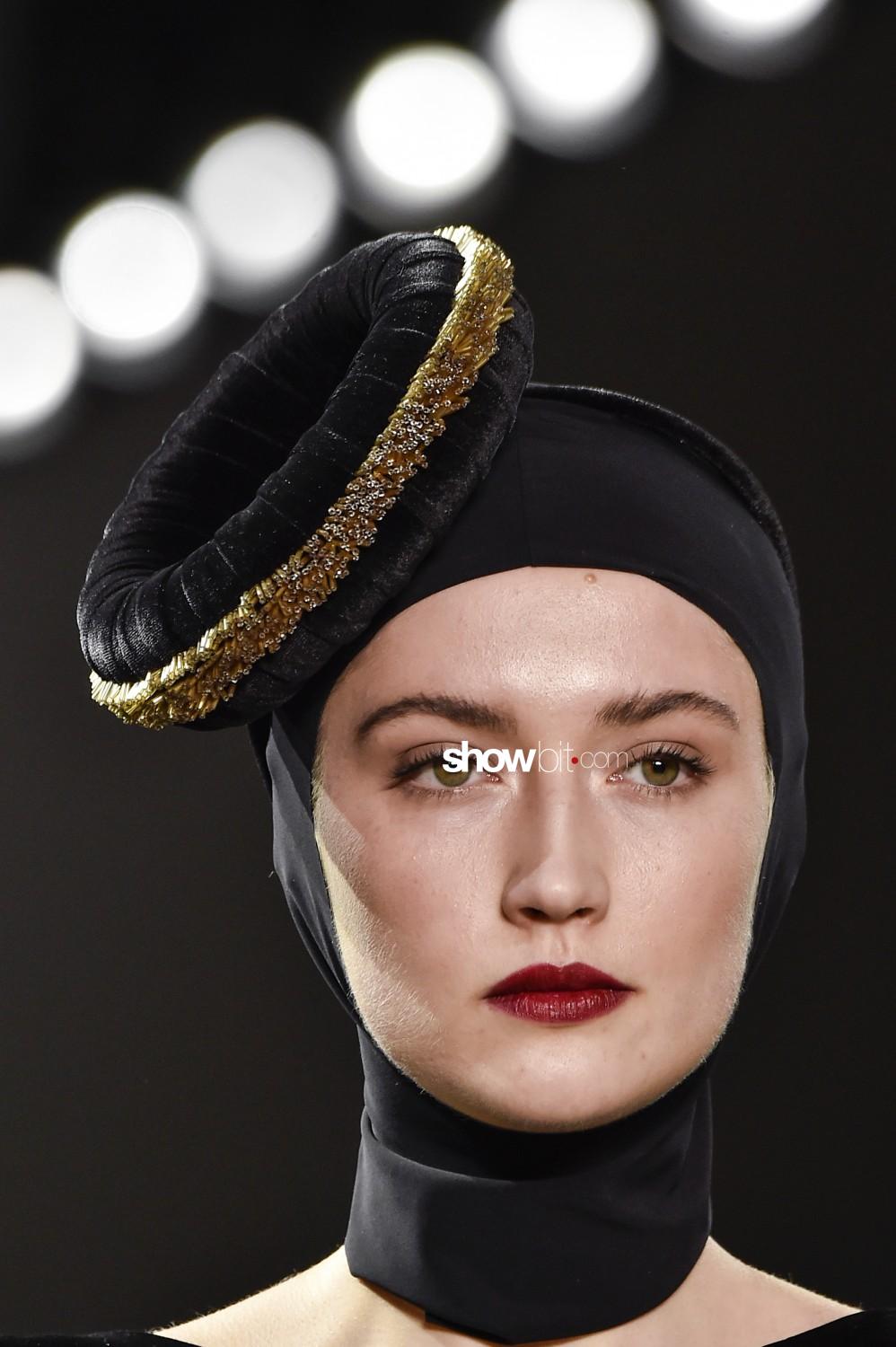Chiara Boni La Petite Robe close-up Women Fall Winter 2019 2020 New York