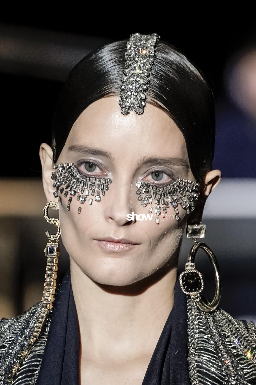 Schiaparelli close-up Haute Couture Fall Winter 2019 Paris