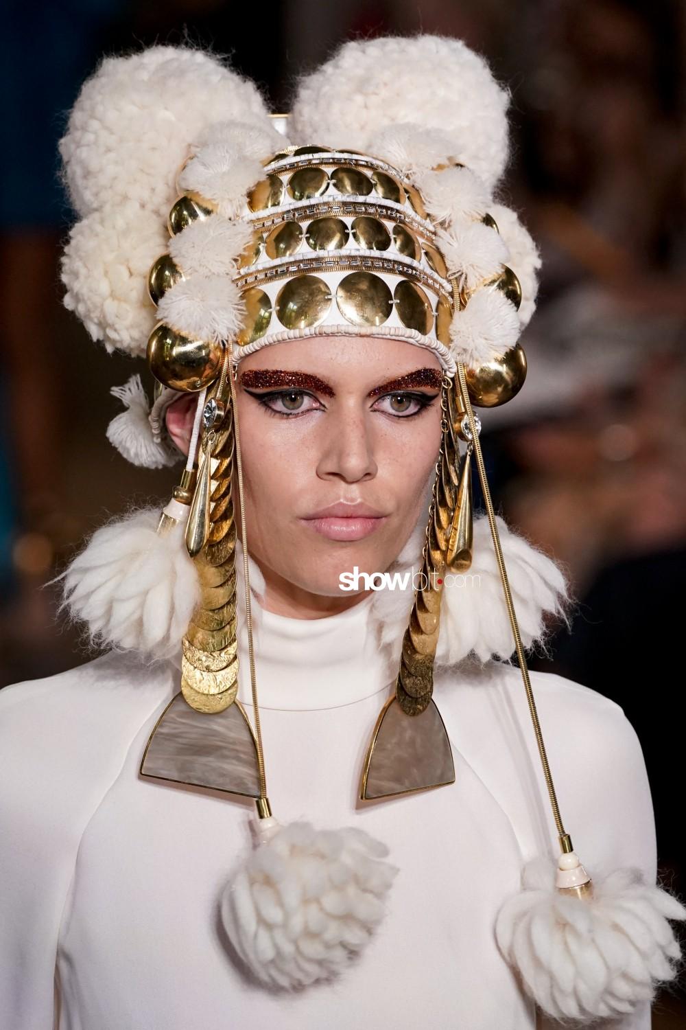 Valentino close-up Haute Couture Fall Winter 2019 Paris Accessories